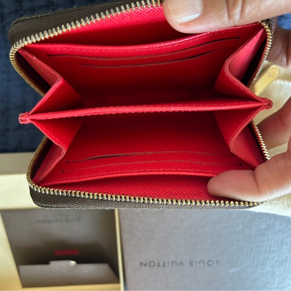 LOUIS VUITTON Monogram 2016 Christmas Animation Zippy Coin Purse - Picture 9 of 9